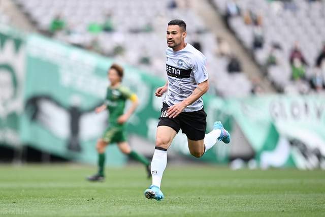 尼克斯森林狼交易细节更新 黄蜂作为第3方加入