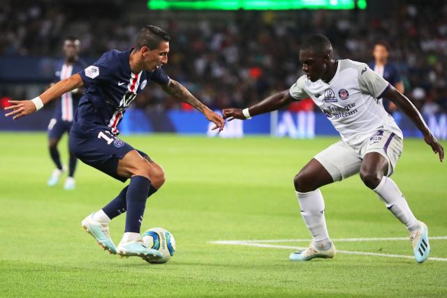 范子铭16+11雷蒙19分 首钢大胜上海总比分1-1