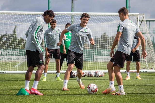 KD35分太阳险胜76人5连胜 快船逆转马刺止连败